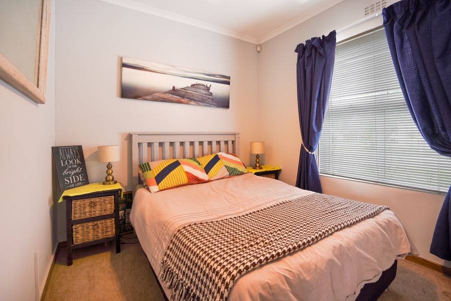 To Let 2 Bedroom Property for Rent in Sunningdale Western Cape
